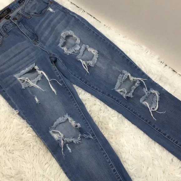 Judy Blue girlfriend fit very destroyed jeans 3/26 - Picture 11 of 12
